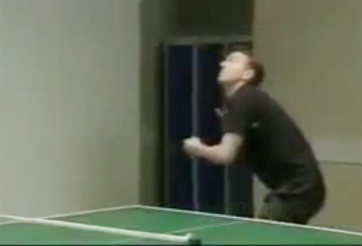 Video bóng bàn: Pha lừa giao bóng hài hước chưa từng thấy